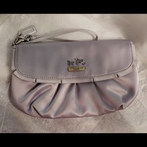 Coach clutch (brushed silver)